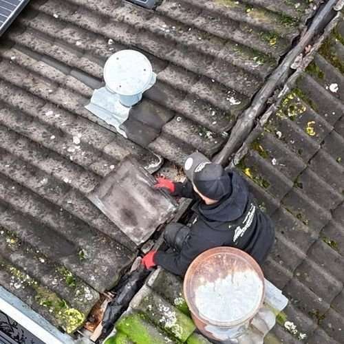 Een dakrenovatie bij oud pannendak in Tholen